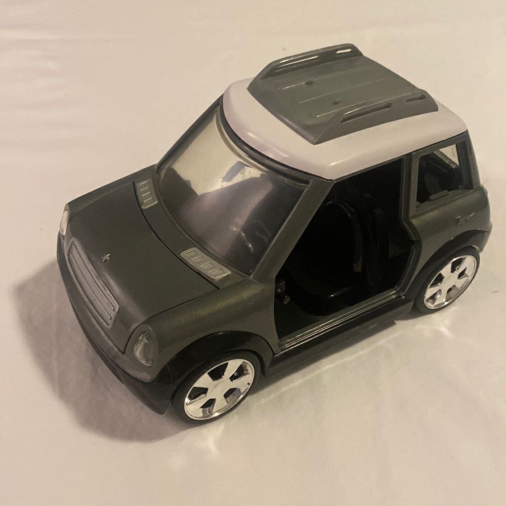 Lil Bratz MGA Lil Coupe Car VGUC Circa 2003